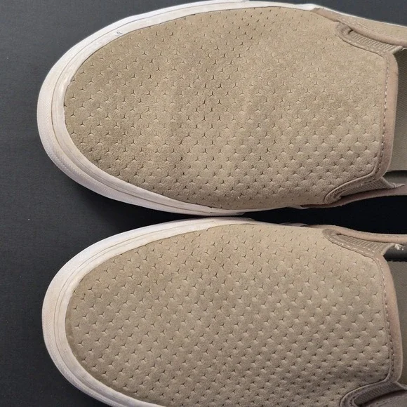 Keds Slip On  Women's Size 10 Sneaker /Beige Suede Perforated Dream Foam Slip In - Picture 3 of 9